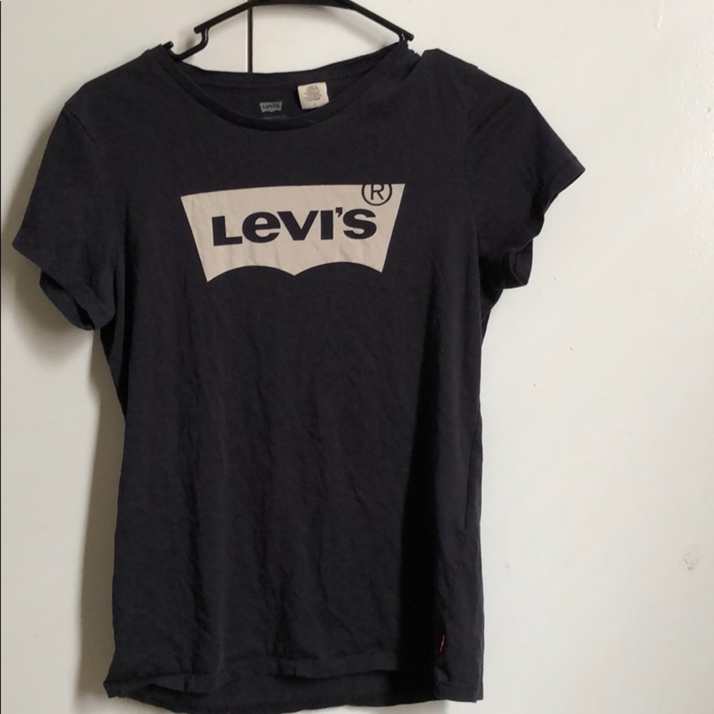 Levi’s t shirt